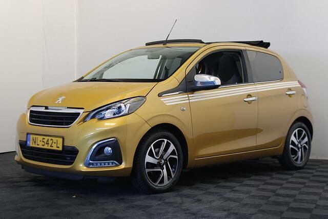 Geel (metallic) Gebruikt 2017 Peugeot 108 Collection Hatchback | € 7.750 (Eerlijke prijs) - Afbeelding 1/4