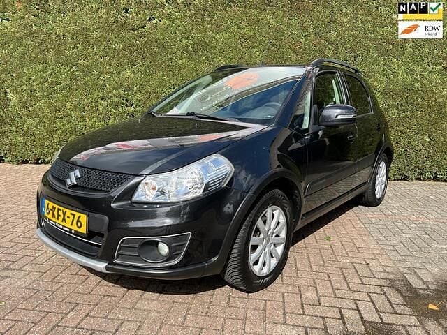Zwart Gebruikt 2013 Suzuki SX4 MPV | € 4.950 (Super prijs) - Afbeelding 1/4