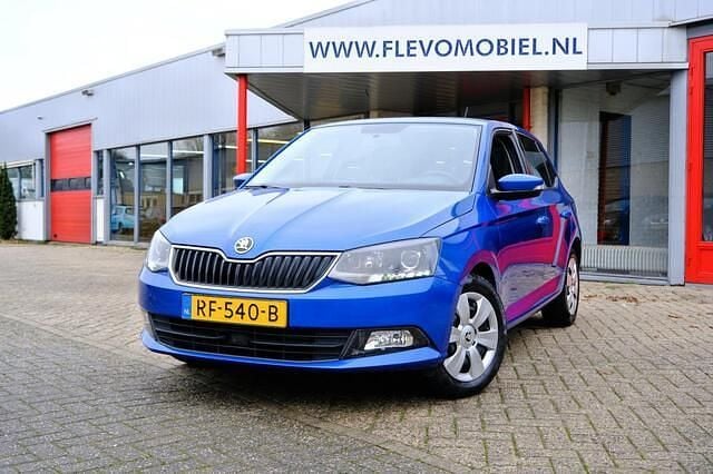 Blauw (metallic) Occasion 2017 Skoda Fabia Ambition Hatchback | € 8.750 (Goede deal) - Afbeelding 1/4