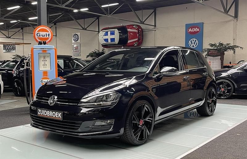 Zwart Gebruikt 2014 VW Golf VII Hatchback | € 13.999 (Eerlijke prijs) - Afbeelding 1/4