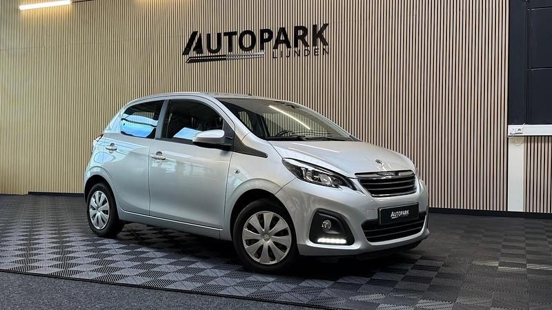 Grijs Gebruikt 2017 Peugeot 108 Active Hatchback | € 5.450 (Eerlijke prijs) - Afbeelding 1/4