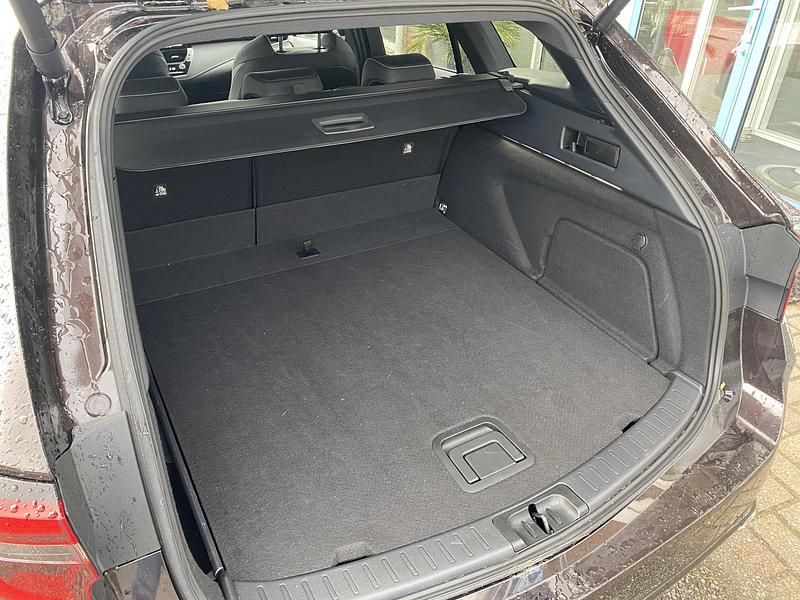 Occasion Toyota Corolla Edition 200 PK (147 kW) 2023 Bruin, metallic lak Stationwagen