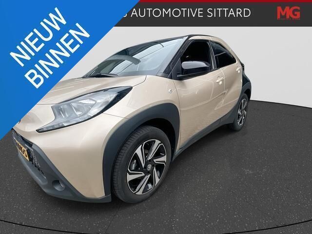 Bruin Gebruikt 2022 Toyota Aygo Hatchback | € 19.950 (Eerlijke prijs) - Afbeelding 1/4