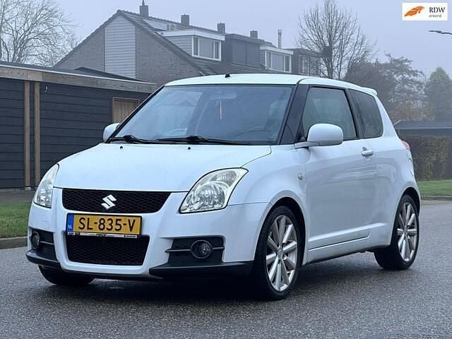 Wit Gebruikt 2009 Suzuki Swift Sport Hatchback | € 3.950 (Eerlijke prijs) - Afbeelding 1/4