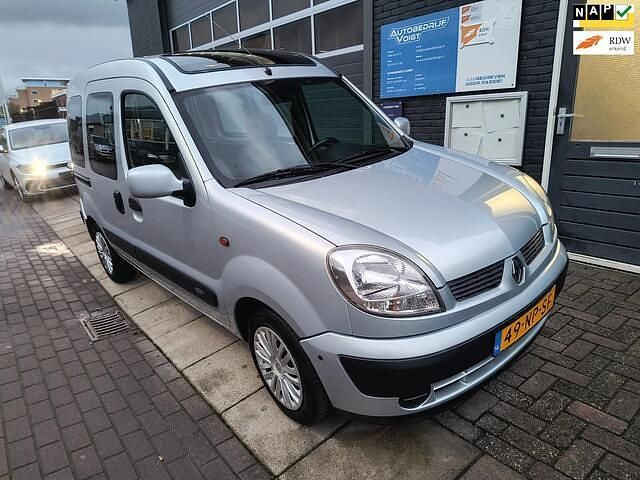 Grijs (metallic) Gebruikt 2004 Renault Kangoo MPV | € 6.950 - Afbeelding 1/4