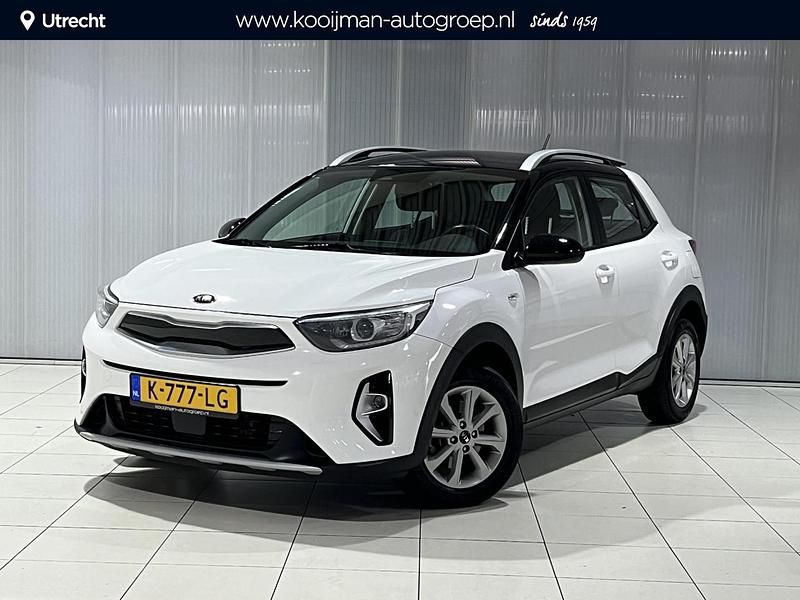 Wit Occasion 2021 Kia Stonic Start SUV | € 17.249 (Eerlijke prijs) - Afbeelding 1/4