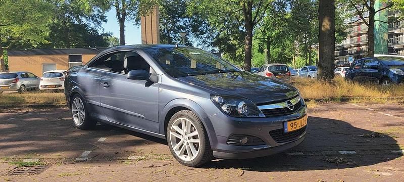 Occasion Opel Astra Cabriolet Enjoy 105 PK (77 kW) 2006 Blauw Cabriolet