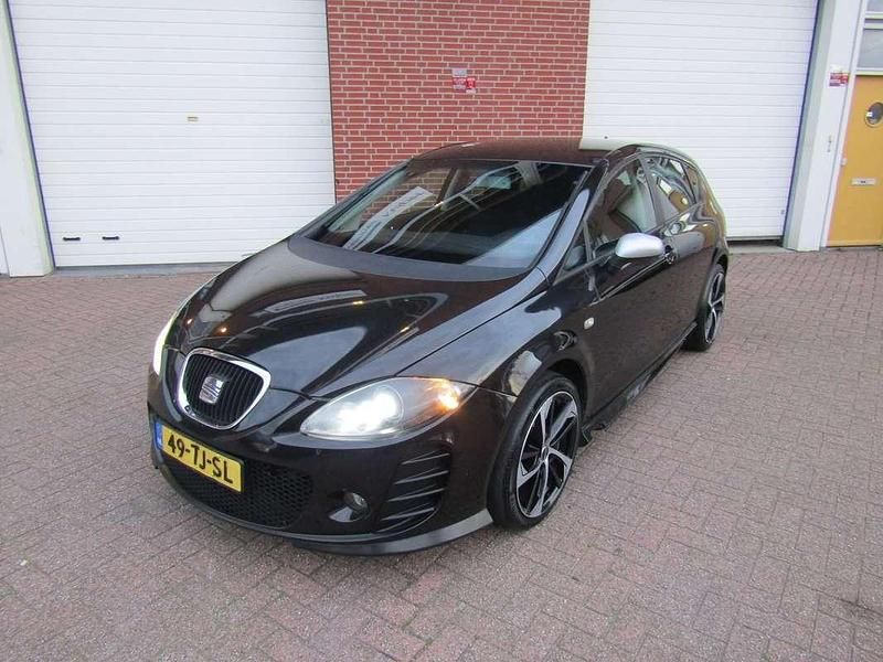 Gebruikt 2006 Cupra Leon Sedan | € 2.799 - Afbeelding 1/4