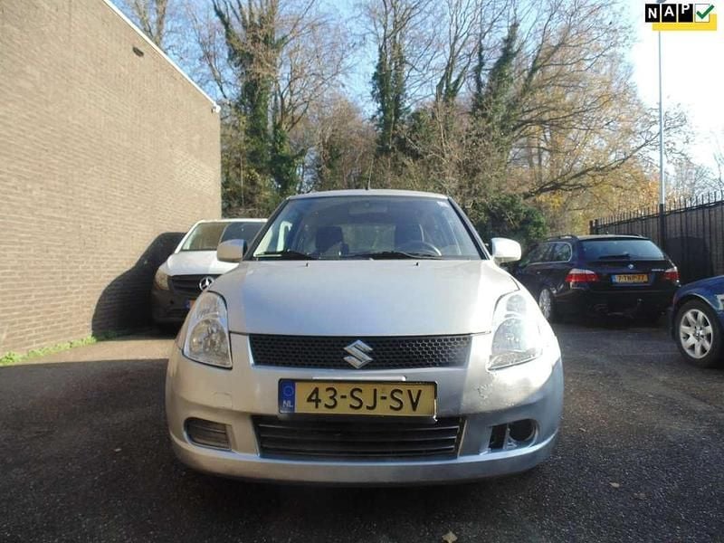 Grijs Gebruikt 2006 Suzuki Swift GLS Hatchback | € 1.500 (Super prijs) - Afbeelding 1/4