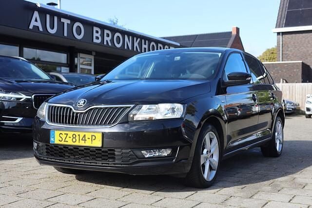 Zwart, metallic lak Gebruikt 2018 Skoda Rapid Clever Hatchback | € 7.450 (Eerlijke prijs) - Afbeelding 1/4
