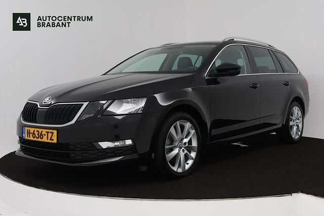 Zwart Gebruikt 2020 Skoda Octavia Business Line Stationwagen | € 19.945 (Super prijs) - Afbeelding 1/4