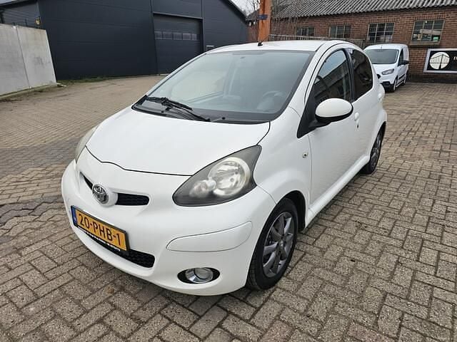 Occasion Toyota Aygo 68 PK (50 kW) 2011 Wit Hatchback