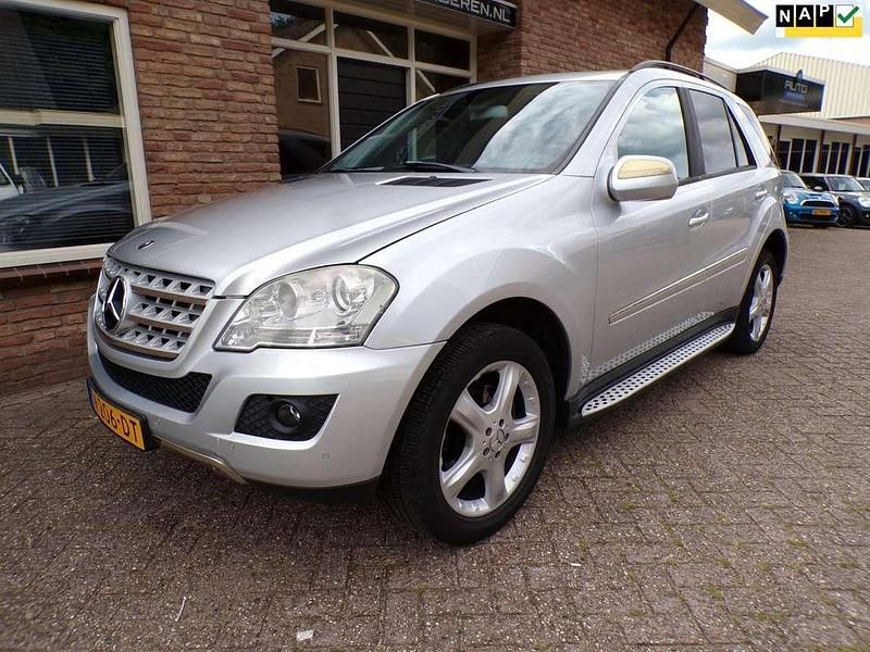 Grijs Gebruikt 2006 Mercedes ML320 SUV | € 5.950 (Iets duurder) - Afbeelding 1/4