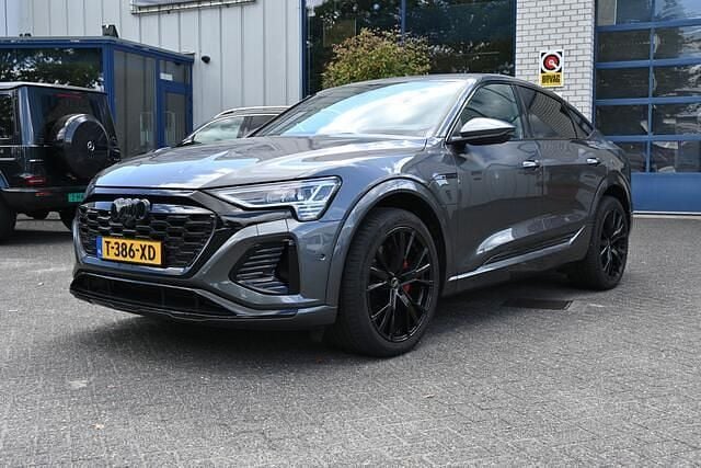 Grijs Gebruikt 2023 Audi Q8 Sportback e-tron SUV | € 62.950 (Super prijs) - Afbeelding 1/4
