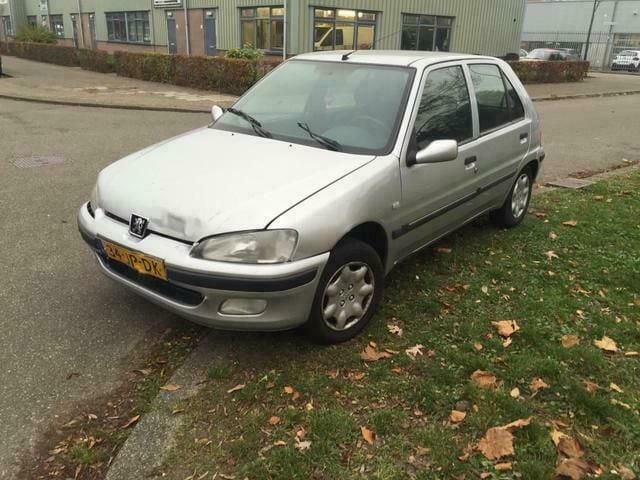 Occasion Peugeot 106 60 PK (44 kW) 2002 Grijs Hatchback