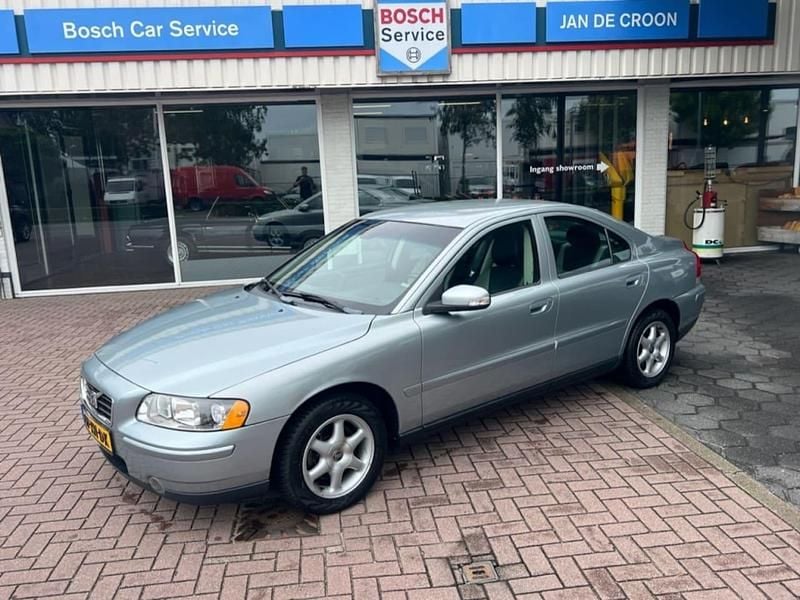 Grijs (metallic) Occasion 2007 Volvo S60 Momentum Sedan | € 8.940 - Afbeelding 1/4