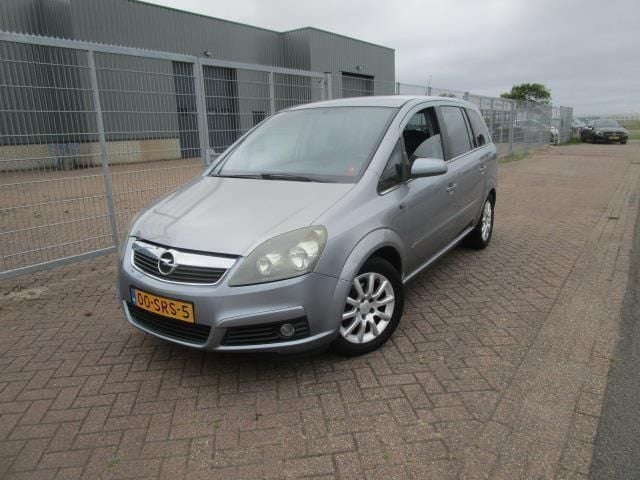 Grijs Gebruikt 2005 Opel Zafira Essentia MPV | € 999 (Eerlijke prijs) - Afbeelding 1/4
