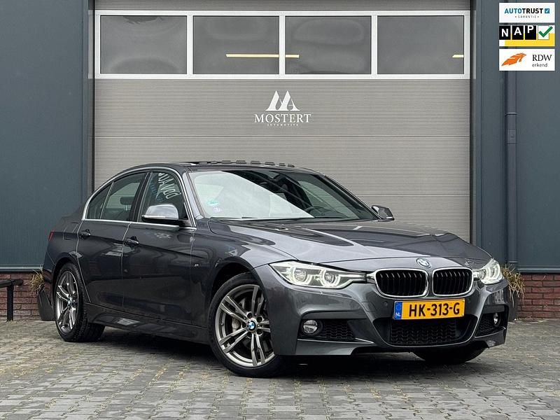 Grijs Gebruikt 2015 BMW 340 M Sport Sedan | € 31.950 (Eerlijke prijs) - Afbeelding 1/4