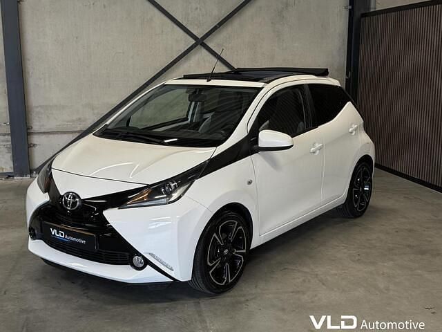 Occasion Toyota Aygo X-wave 69 PK (50 kW) 2016 Wit Hatchback