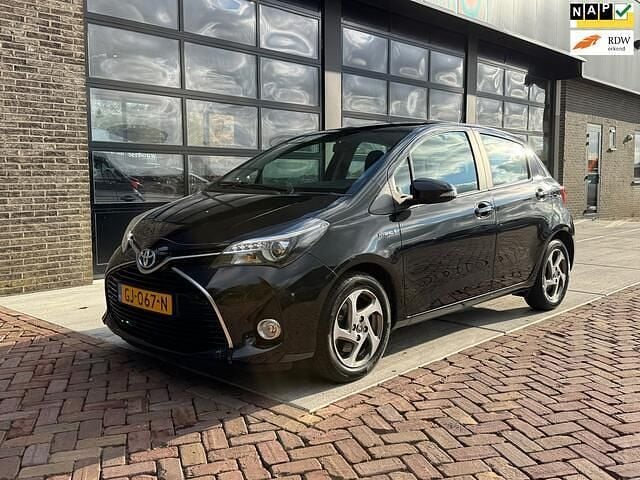 Zwart Gebruikt 2015 Toyota Yaris Hatchback | € 11.450 (Eerlijke prijs) - Afbeelding 1/4