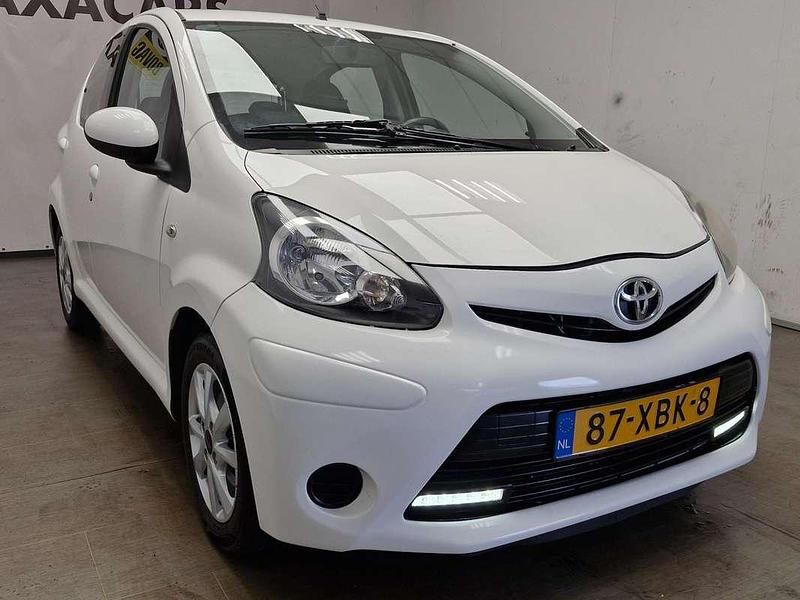 Occasion Toyota Aygo 68 PK (50 kW) 2012 Wit Hatchback
