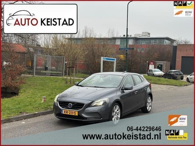 Grijs, metallic lak Gebruikt 2013 Volvo V40 Summum Stationwagen | € 7.950 (Eerlijke prijs) - Afbeelding 1/4