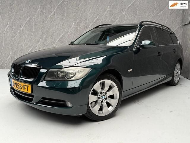 Groen Gebruikt 2008 BMW 330 Stationwagen | € 5.950 (Super prijs) - Afbeelding 1/4