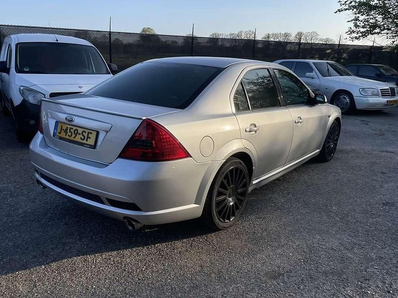 Gebruikt 2002 Ford Mondeo ST Sedan | € 3.100 (Goede deal) - Afbeelding 1/4