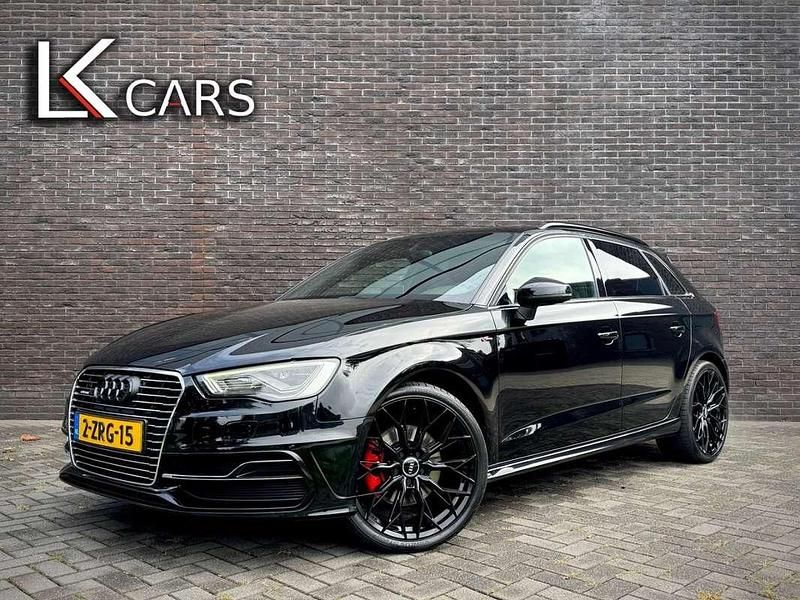 Zwart Gebruikt 2015 Audi A3 Sportback e-tron S-Line Sedan | € 11.750 (Eerlijke prijs) - Afbeelding 1/4