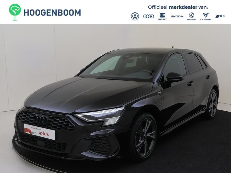 Zwart Gebruikt 2022 Audi A3 Sportback Basis Hatchback | € 31.950 (Eerlijke prijs) - Afbeelding 1/4