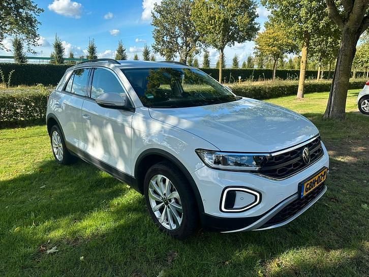Gebruikt 2023 VW T-Roc SUV | € 26.750 (Super prijs) - Afbeelding 1/4