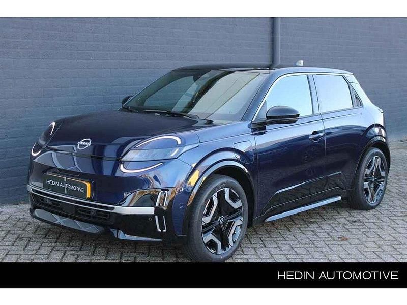 Noble marine metallic + black roof (donker bl Nieuw 2025 Nissan Micra Evolve | € 36.980 (Eerlijke prijs) - Afbeelding 1/4