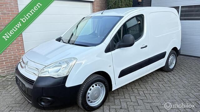 Wit Occasion 2011 Citroën Berlingo Comfort MPV | € 5.945 (Eerlijke prijs) - Afbeelding 1/4