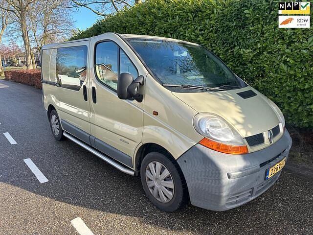 Groen (metallic) Occasion 2006 Renault Trafic MPV | € 3.950 (Eerlijke prijs) - Afbeelding 1/4
