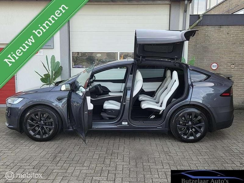 Grijs Gebruikt 2022 Tesla Model X Plaid SUV | € 84.950 - Afbeelding 1/4