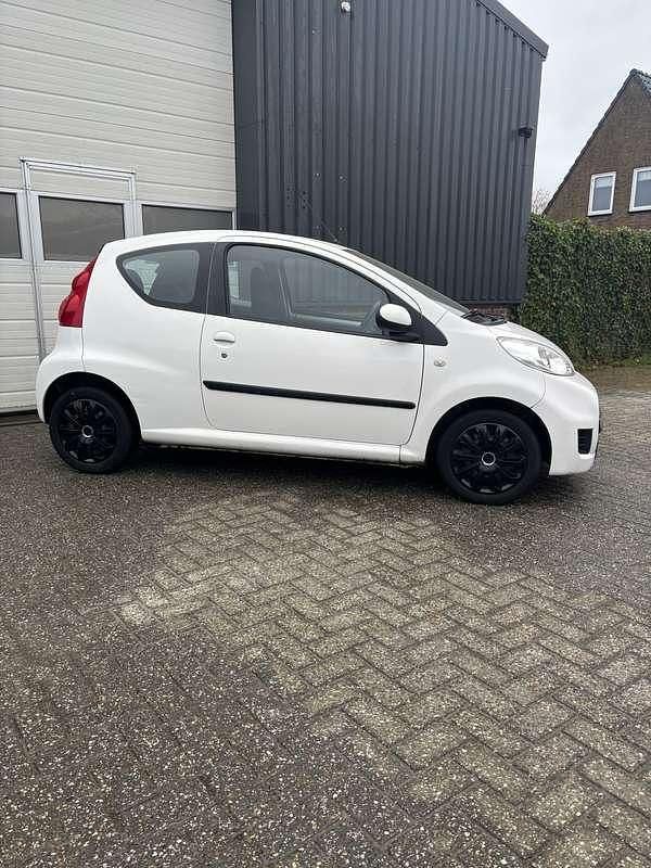 Occasion Peugeot 107 68 PK (50 kW) 2010 Wit Hatchback