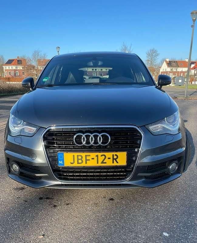 Grijs Occasion 2013 Audi A1 S-Line Hatchback | € 11.888 (Goede deal) - Afbeelding 1/4