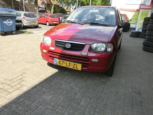 Rood Gebruikt 2002 Suzuki Alto GLS Hatchback | € 625 (Eerlijke prijs) - Afbeelding 1/4