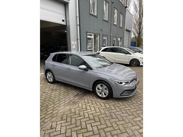 Occasion VW Golf VIII Business 110 PK (80 kW) 2021 Grijs Hatchback