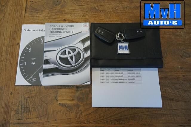 Grijs Gebruikt 2019 Toyota Corolla Edition Stationwagen | € 19.799 (Goede deal) - Afbeelding 1/3