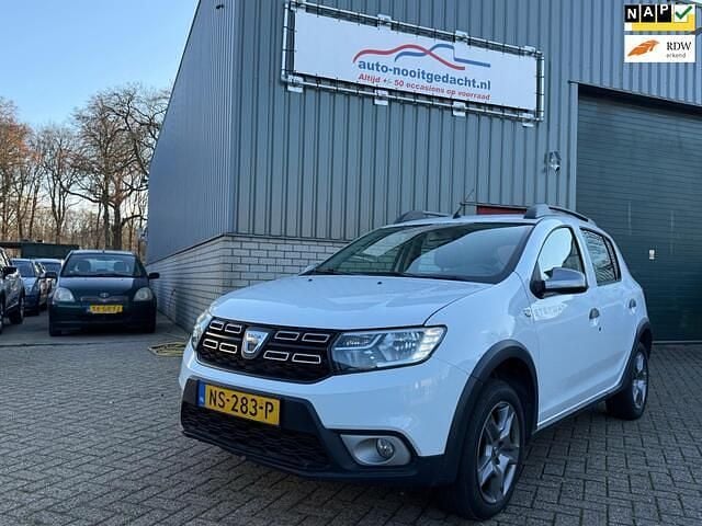 Wit Gebruikt 2017 Dacia Sandero Stepway Hatchback | € 7.295 (Eerlijke prijs) - Afbeelding 1/4