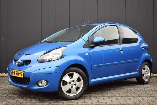 Occasion Toyota Aygo 68 PK (50 kW) 2010 Blauw Hatchback