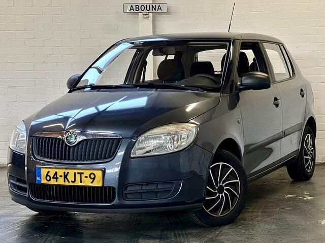 Grijs Occasion 2010 Skoda Fabia Drive Hatchback | € 2.450 (Eerlijke prijs) - Afbeelding 1/4