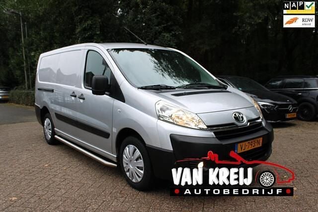 Grijs Gebruikt 2014 Toyota Proace Van | € 7.950 (Iets duurder) - Afbeelding 1/4