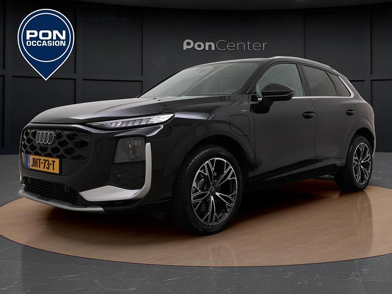 Zwart Occasion 2025 Audi Q3 S-Line SUV | € 57.850 - Afbeelding 1/3