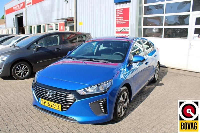 Blauw Occasion 2017 Hyundai Ioniq Hatchback | € 12.950 (Eerlijke prijs) - Afbeelding 1/4