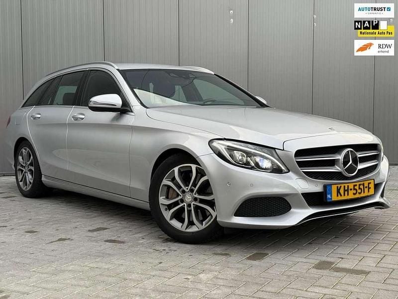 Grijs Gebruikt 2016 Mercedes C350e Edition Stationwagen | € 13.499 (Goede deal) - Afbeelding 1/4