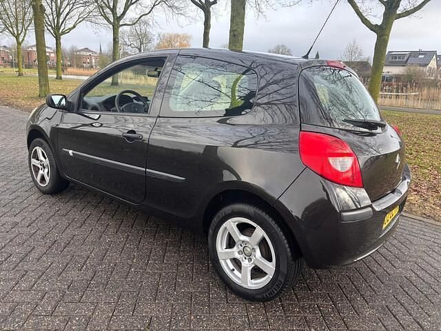 Occasion Renault Clio II 75 PK (55 kW) 2008 Zwart Hatchback
