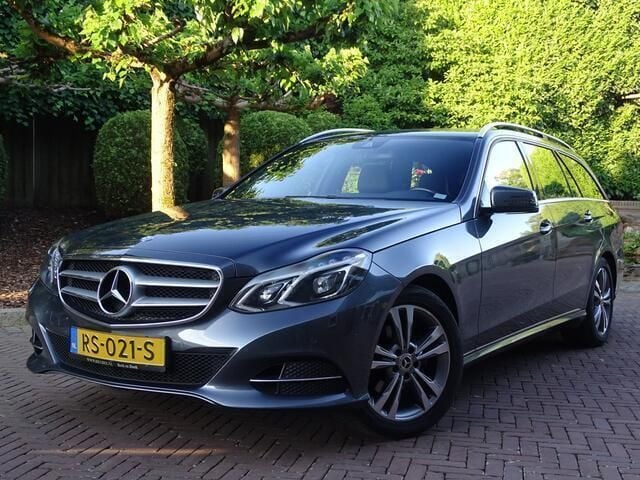 Grijs Gebruikt 2016 Mercedes 220 Stationwagen | € 1.111 - Afbeelding 1/4