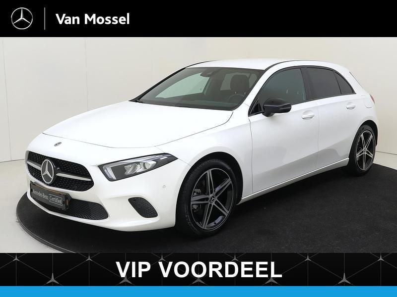 Wit Gebruikt 2019 Mercedes A180 Luxury Hatchback | € 25.495 (Eerlijke prijs) - Afbeelding 1/4